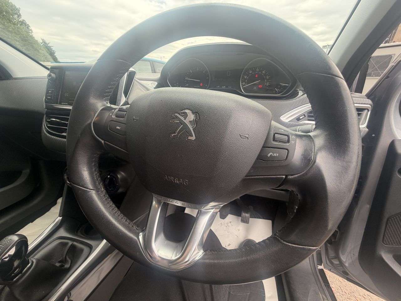 2017 PEUGEOT 2008 2017 PEUGEOT 2008