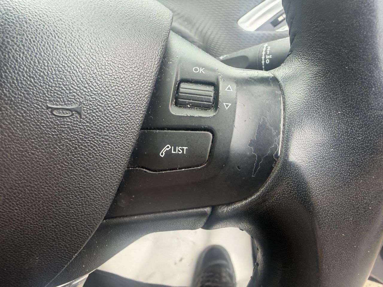 2017 PEUGEOT 2008 2017 PEUGEOT 2008