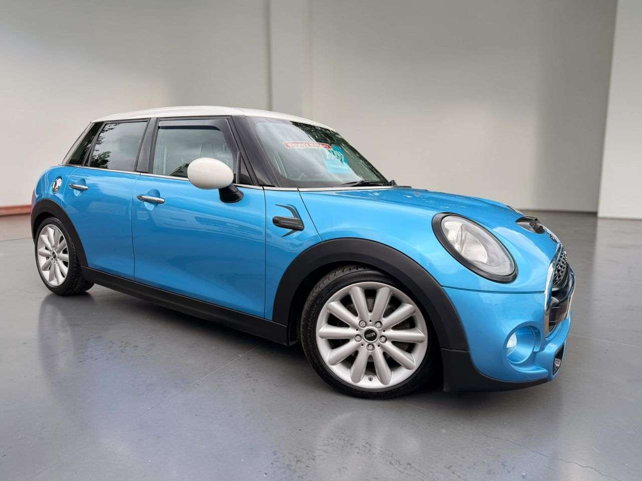 A 2015 MINI HATCH 2.0 Cooper S Hatchback 5dr Petrol Manual Euro 6 (s/s) (192 ps) *** 5 X IDRI A 2015 MINI HATCH 2.0 Cooper S Hatchback 5dr Petrol Manual Euro 6 (s/s) (192 ps) *** 5 X IDRI