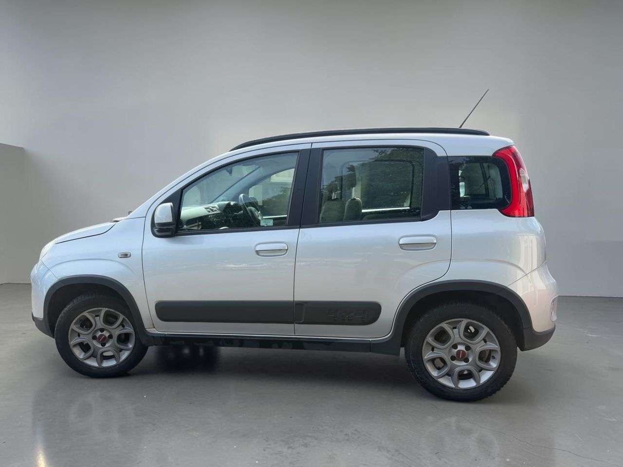 A 2013 FIAT PANDA 1.3 MultiJet 4x4 Hatchback 5dr Diesel Manual Euro 5 (s/s) (75 bhp) *** DIES A 2013 FIAT PANDA 1.3 MultiJet 4x4 Hatchback 5dr Diesel Manual Euro 5 (s/s) (75 bhp) *** DIES