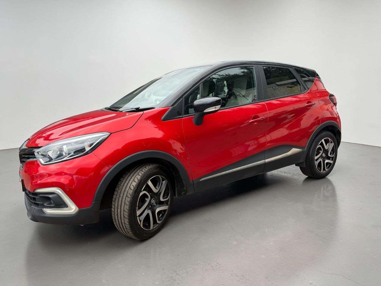A 2019 RENAULT CAPTUR 0.9 TCe ENERGY Iconic SUV 5dr Petrol Manual Euro 6 (s/s) (90 ps) *FLAME RED A 2019 RENAULT CAPTUR 0.9 TCe ENERGY Iconic SUV 5dr Petrol Manual Euro 6 (s/s) (90 ps) *FLAME RED