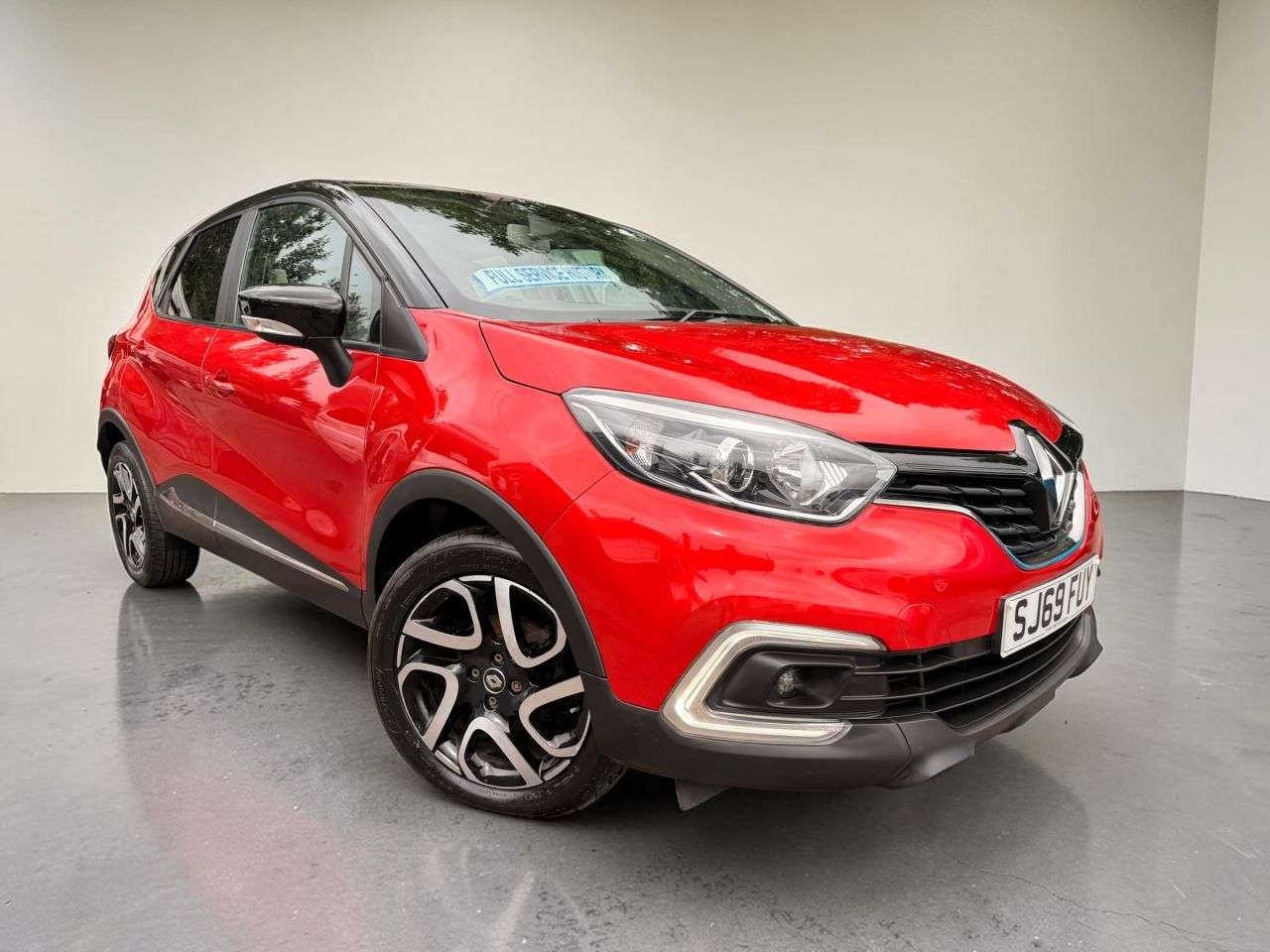 A 2019 RENAULT CAPTUR 0.9 TCe ENERGY Iconic SUV 5dr Petrol Manual Euro 6 (s/s) (90 ps) *FLAME RED A 2019 RENAULT CAPTUR 0.9 TCe ENERGY Iconic SUV 5dr Petrol Manual Euro 6 (s/s) (90 ps) *FLAME RED