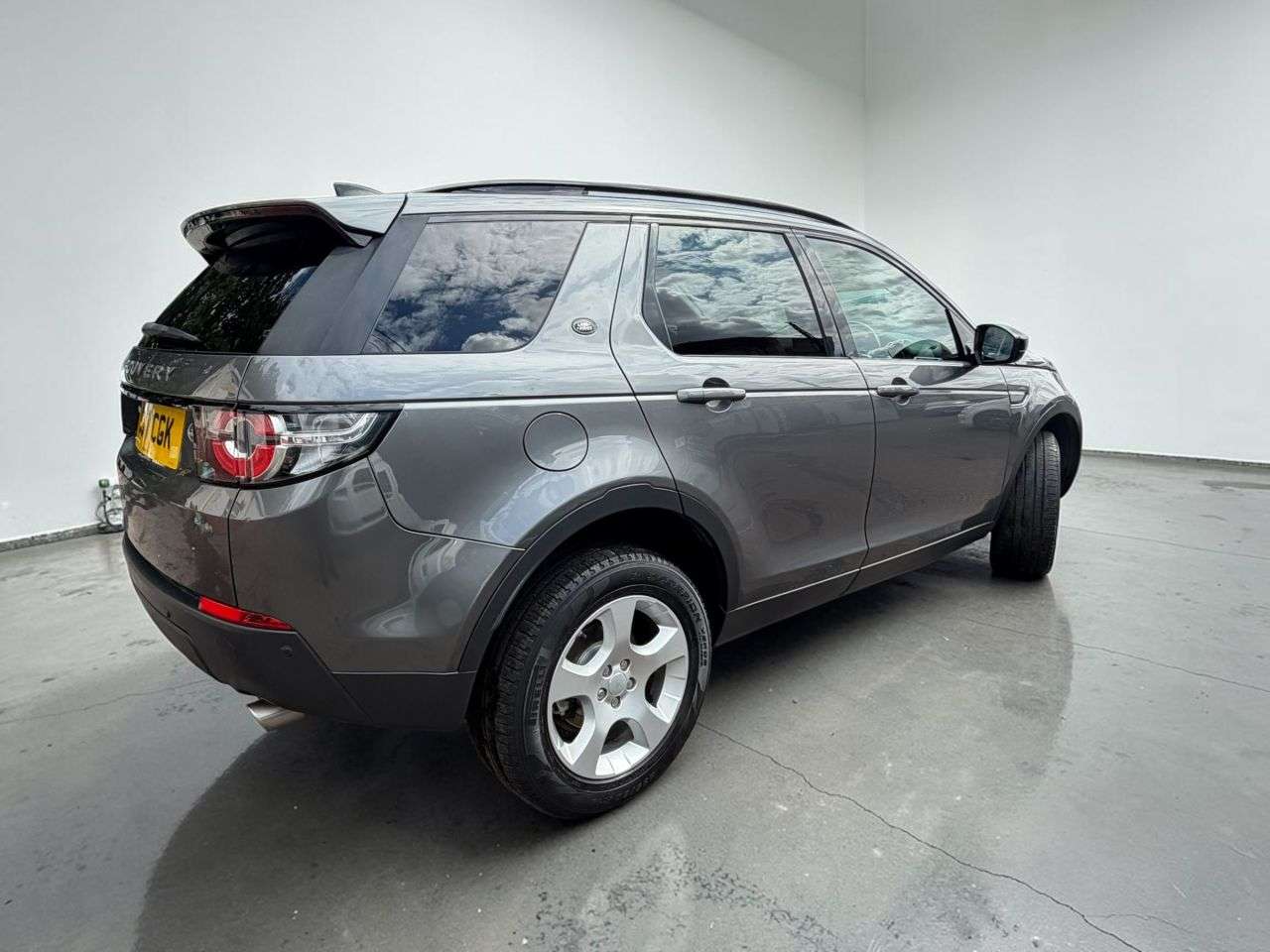 A 2017 LAND ROVER DISCOVERY SPORT 2.0 TD4 Pure Edition SUV 5dr Diesel Manual 4WD Euro 6 (s/s) (5 Seat) (150 p A 2017 LAND ROVER DISCOVERY SPORT 2.0 TD4 Pure Edition SUV 5dr Diesel Manual 4WD Euro 6 (s/s) (5 Seat) (150 p