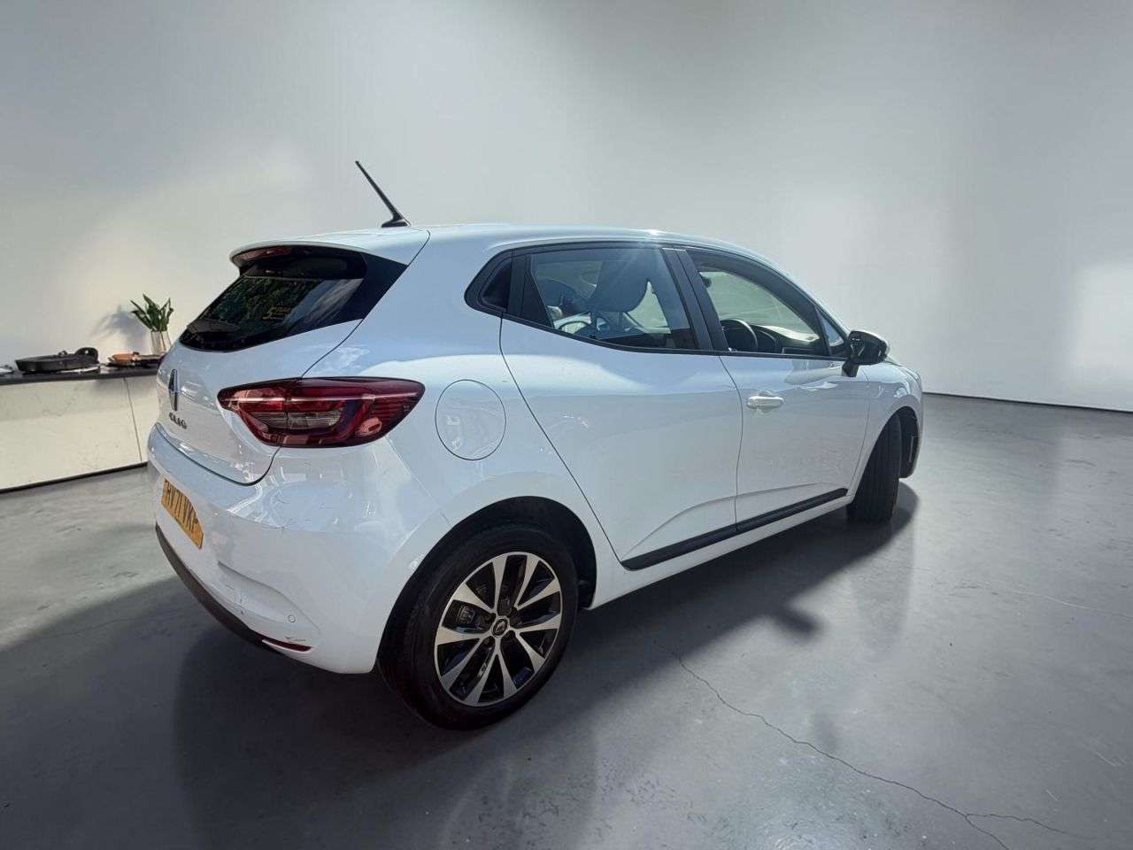 A 2021 RENAULT CLIO 1.0 TCe Iconic Hatchback 5dr Petrol Manual Euro 6 (s/s) (90 ps) *** GREAT P A 2021 RENAULT CLIO 1.0 TCe Iconic Hatchback 5dr Petrol Manual Euro 6 (s/s) (90 ps) *** GREAT P