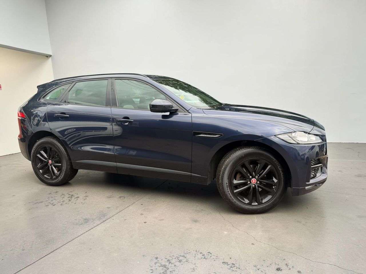 A 2018 JAGUAR F-PACE 2.0 D240 R-Sport SUV 5dr Diesel Auto AWD Euro 6 (s/s) (240 ps) ** MEDIA, NA A 2018 JAGUAR F-PACE 2.0 D240 R-Sport SUV 5dr Diesel Auto AWD Euro 6 (s/s) (240 ps) ** MEDIA, NA