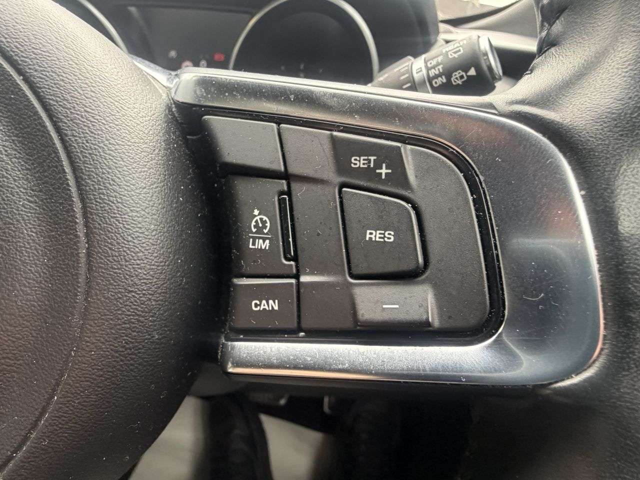 2018 JAGUAR F-PACE 2018 JAGUAR F-PACE
