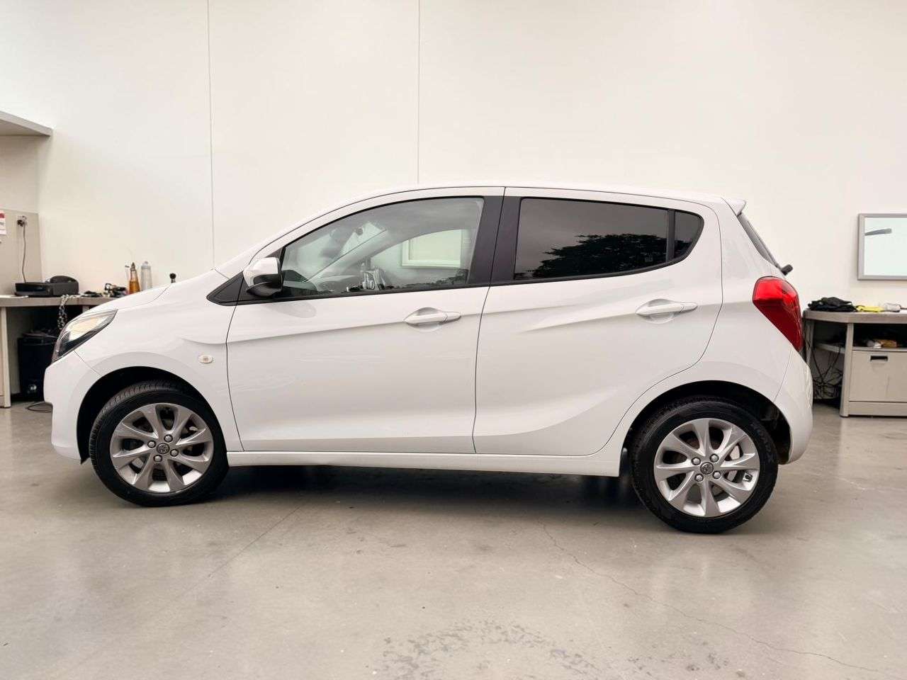 A 2016 VAUXHALL VIVA 1.0i SL Hatchback 5dr Petrol Manual Euro 6 (75 ps) *** ONLY 62K MILES FROM A 2016 VAUXHALL VIVA 1.0i SL Hatchback 5dr Petrol Manual Euro 6 (75 ps) *** ONLY 62K MILES FROM