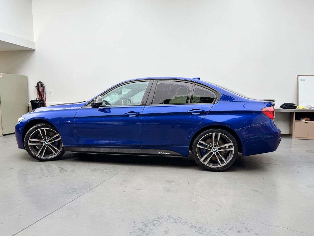 A 2018 BMW 3 SERIES 3.0 335d M Sport Shadow Edition Saloon 4dr Diesel Auto xDrive Euro 6 (s/s) A 2018 BMW 3 SERIES 3.0 335d M Sport Shadow Edition Saloon 4dr Diesel Auto xDrive Euro 6 (s/s)