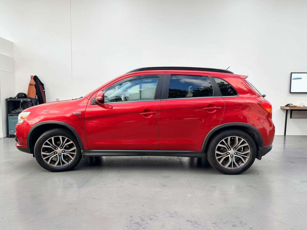 A 2017 MITSUBISHI ASX 2.2 DI-D 4 SUV 5dr Diesel Auto 4WD Euro 6 (147 ps) A 2017 MITSUBISHI ASX 2.2 DI-D 4 SUV 5dr Diesel Auto 4WD Euro 6 (147 ps)