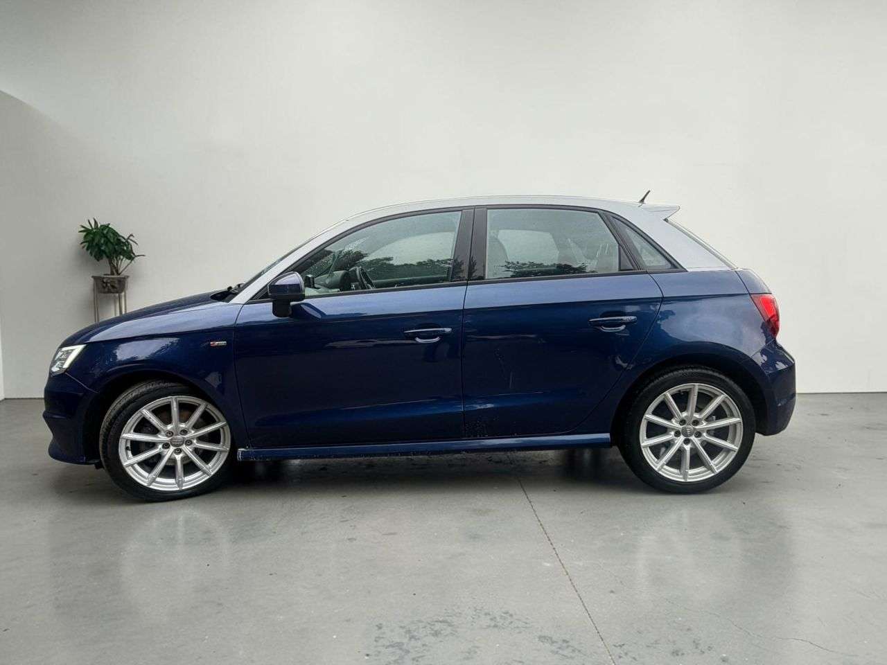 2017 AUDI A1 2017 AUDI A1