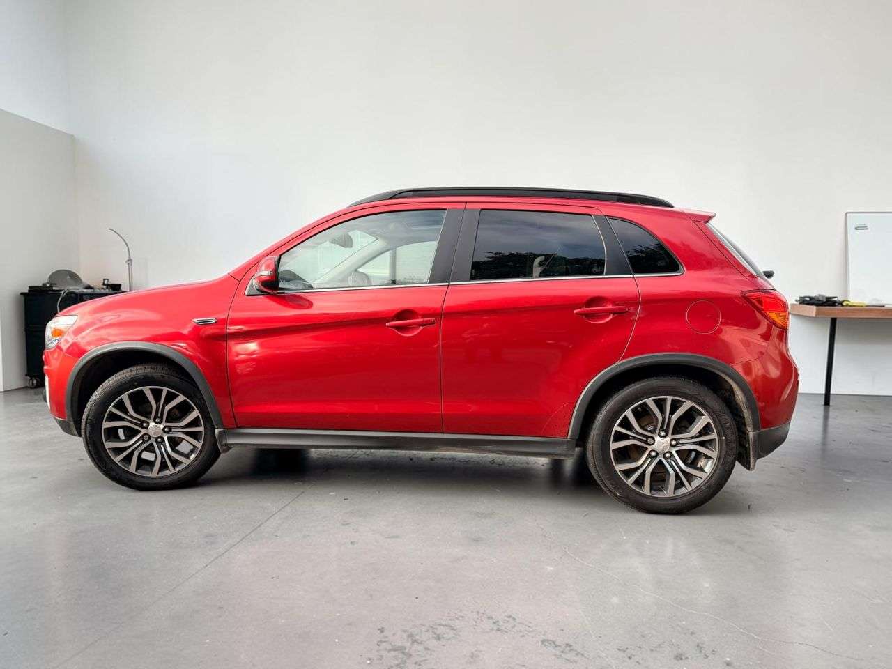 A 2015 MITSUBISHI ASX 1.6D ZC-H SUV 5dr Diesel Manual 4WD Euro 6 (s/s) (112 ps) A 2015 MITSUBISHI ASX 1.6D ZC-H SUV 5dr Diesel Manual 4WD Euro 6 (s/s) (112 ps)