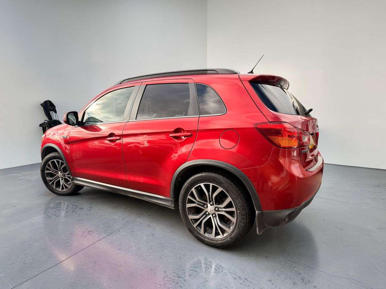 A 2015 MITSUBISHI ASX 1.6D ZC-H SUV 5dr Diesel Manual 4WD Euro 6 (s/s) (112 ps) A 2015 MITSUBISHI ASX 1.6D ZC-H SUV 5dr Diesel Manual 4WD Euro 6 (s/s) (112 ps)