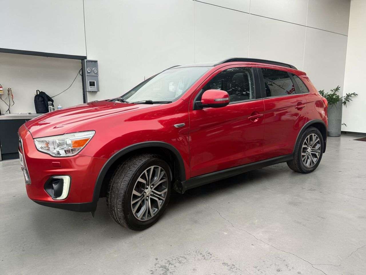 A 2015 MITSUBISHI ASX 1.6D ZC-H SUV 5dr Diesel Manual 4WD Euro 6 (s/s) (112 ps) A 2015 MITSUBISHI ASX 1.6D ZC-H SUV 5dr Diesel Manual 4WD Euro 6 (s/s) (112 ps)