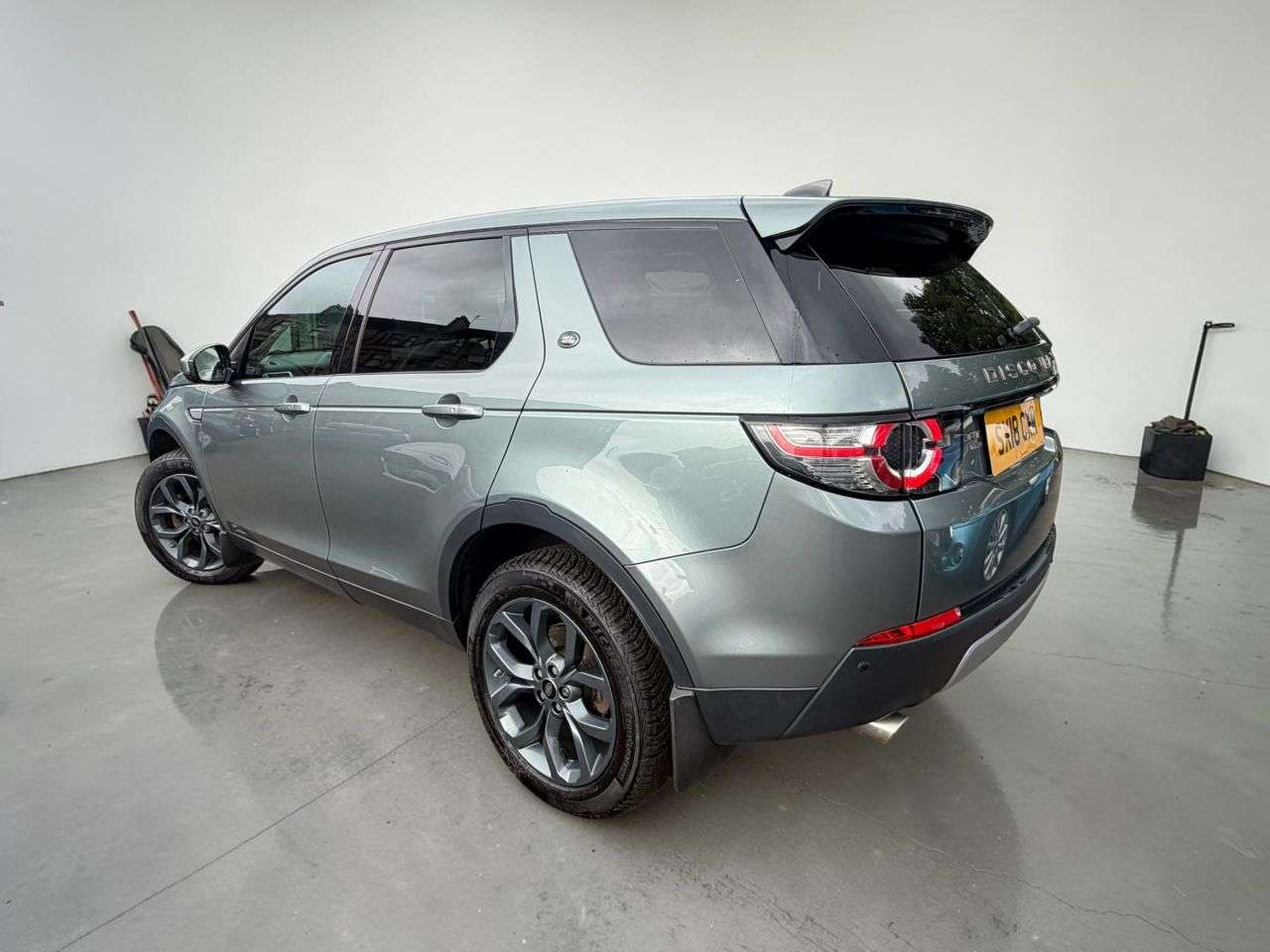A 2018 LAND ROVER DISCOVERY SPORT 2.0 TD4 HSE SUV 5dr Diesel Auto 4WD Euro 6 (s/s) (180 ps) * FULL LEATHER * A 2018 LAND ROVER DISCOVERY SPORT 2.0 TD4 HSE SUV 5dr Diesel Auto 4WD Euro 6 (s/s) (180 ps) * FULL LEATHER *