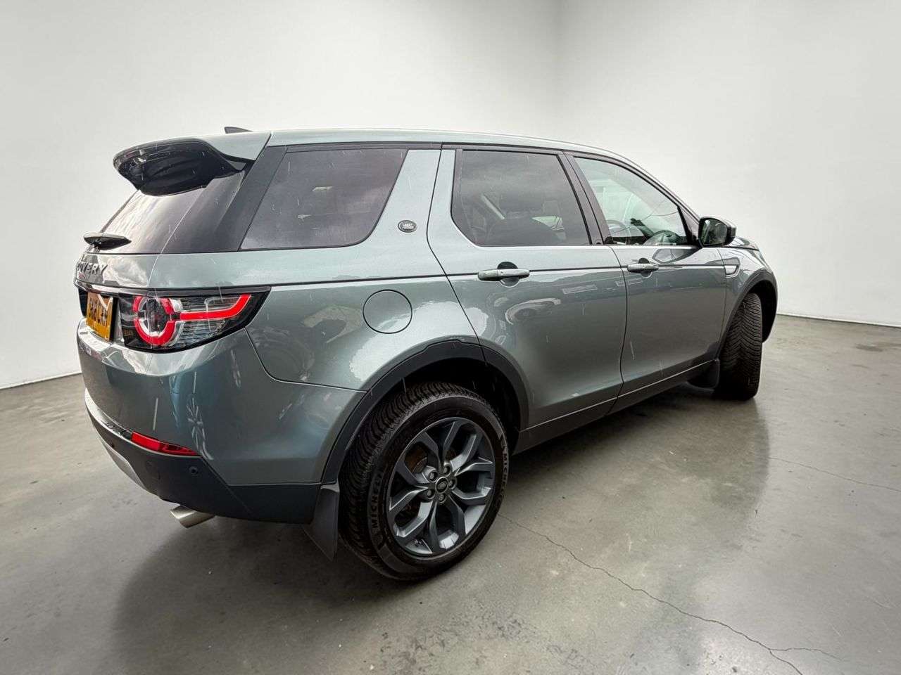 A 2018 LAND ROVER DISCOVERY SPORT 2.0 TD4 HSE SUV 5dr Diesel Auto 4WD Euro 6 (s/s) (180 ps) * FULL LEATHER * A 2018 LAND ROVER DISCOVERY SPORT 2.0 TD4 HSE SUV 5dr Diesel Auto 4WD Euro 6 (s/s) (180 ps) * FULL LEATHER *