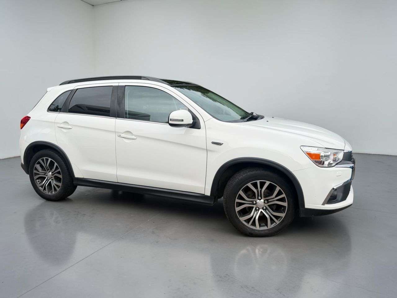 A 2016 MITSUBISHI ASX 1.6D 4 SUV 5dr Diesel Manual 4WD Euro 6 (s/s) (112 ps) A 2016 MITSUBISHI ASX 1.6D 4 SUV 5dr Diesel Manual 4WD Euro 6 (s/s) (112 ps)
