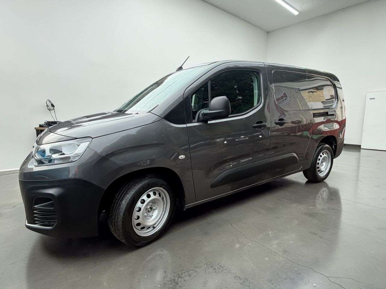 A 2023 CITROEN BERLINGO 1.5 BlueHDi 850 Enterprise XL Edition Crew Van Double Cab 6dr Diesel Manual A 2023 CITROEN BERLINGO 1.5 BlueHDi 850 Enterprise XL Edition Crew Van Double Cab 6dr Diesel Manual