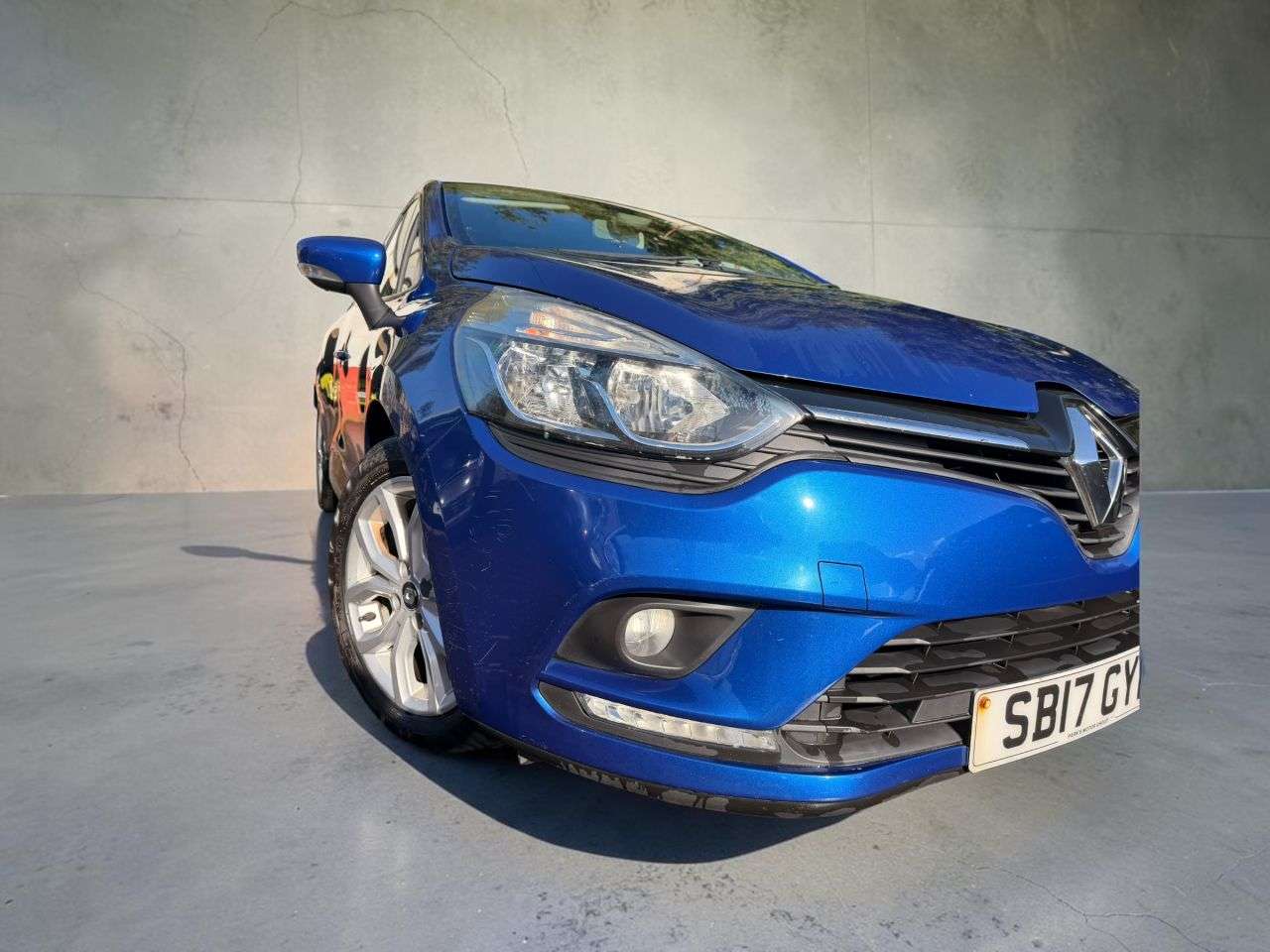 2017 RENAULT CLIO 2017 RENAULT CLIO