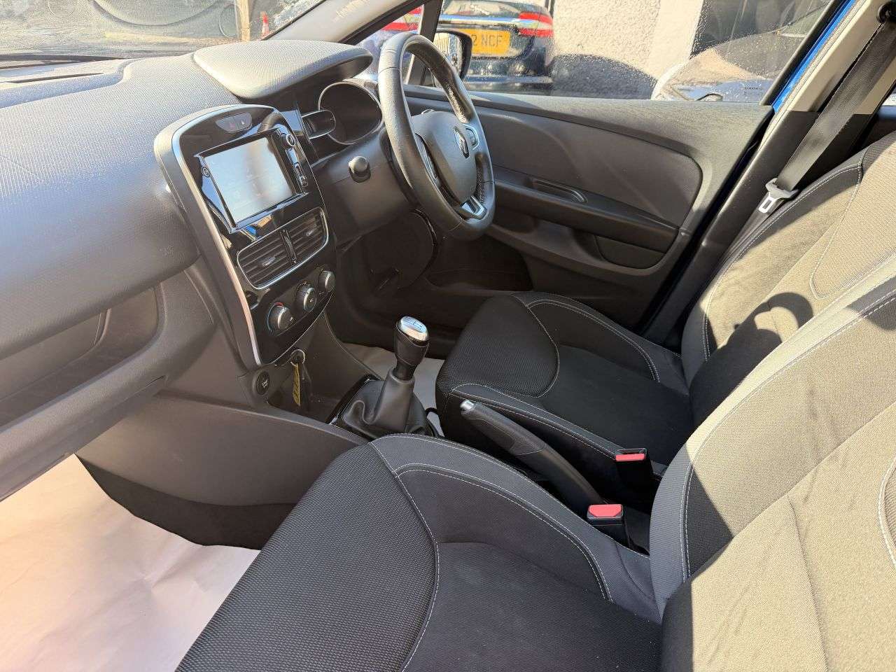 2017 RENAULT CLIO 2017 RENAULT CLIO