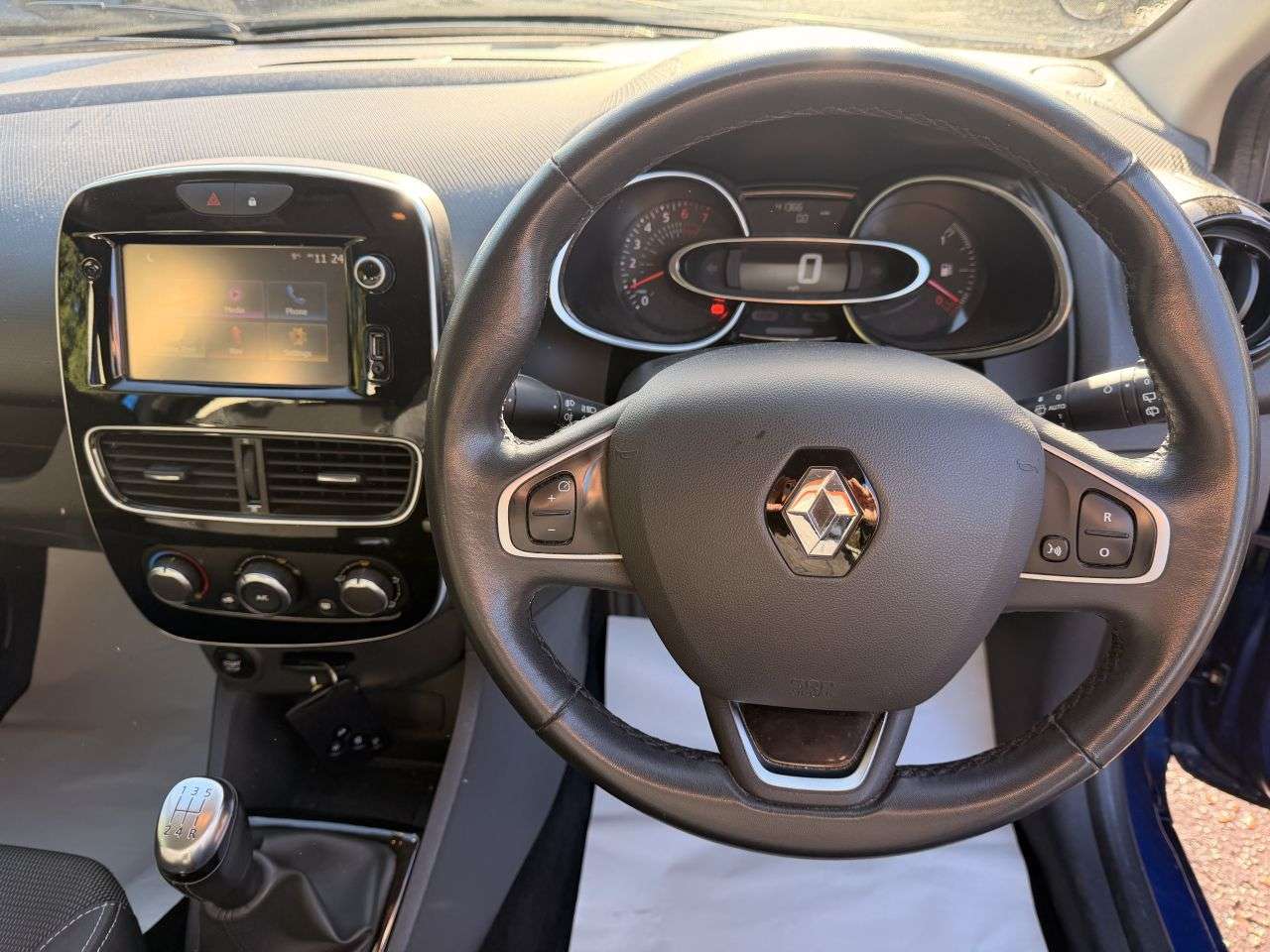 2017 RENAULT CLIO 2017 RENAULT CLIO