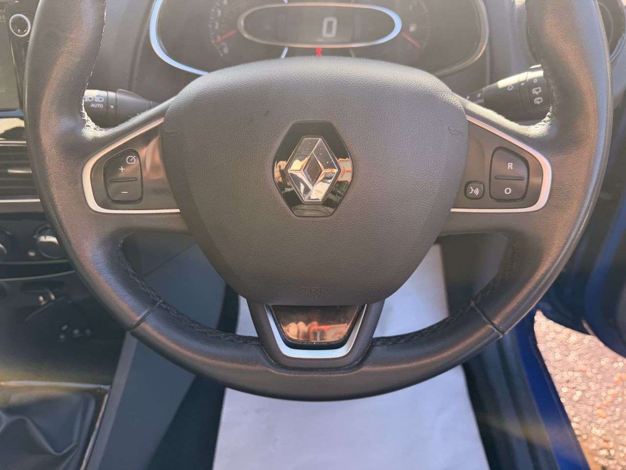 2017 RENAULT CLIO 2017 RENAULT CLIO