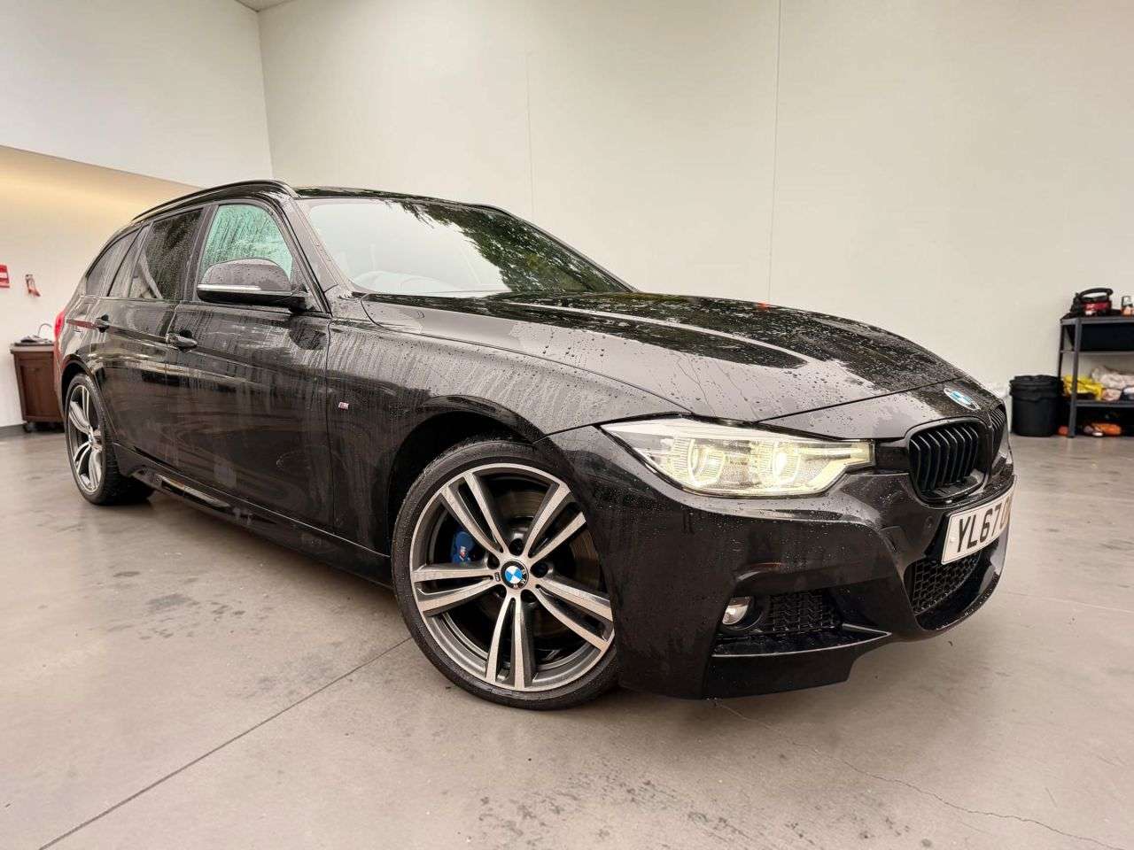 A 2017 BMW 3 SERIES 3.0 330d M Sport Touring 5dr Diesel Auto xDrive Euro 6 (s/s) (258 ps) RARE A 2017 BMW 3 SERIES 3.0 330d M Sport Touring 5dr Diesel Auto xDrive Euro 6 (s/s) (258 ps) RARE