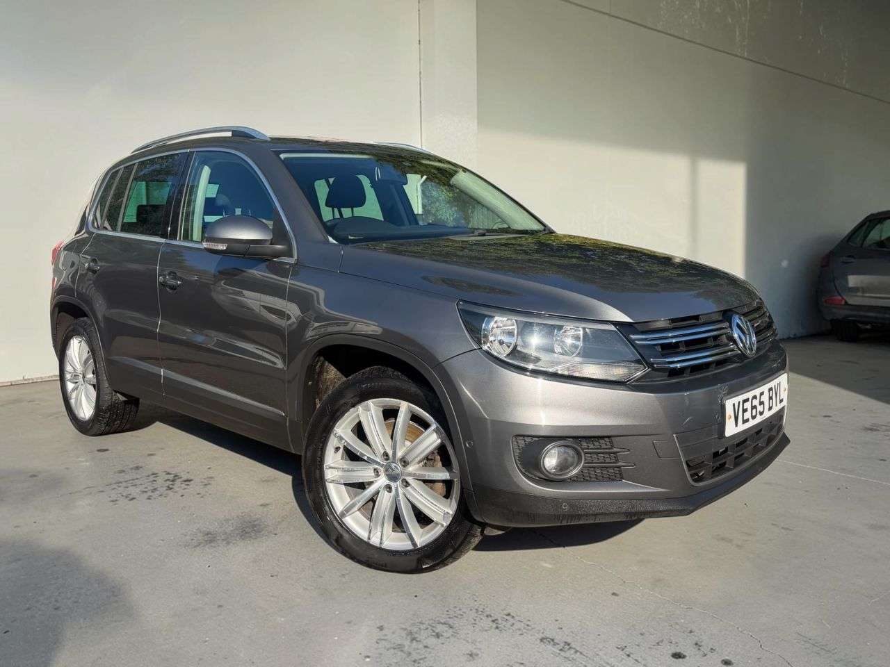 A 2015 VOLKSWAGEN TIGUAN 2.0 TDI BlueMotion Tech Match Edition SUV 5dr Diesel DSG 4WD Euro 6 (s/s) ( A 2015 VOLKSWAGEN TIGUAN 2.0 TDI BlueMotion Tech Match Edition SUV 5dr Diesel DSG 4WD Euro 6 (s/s) (
