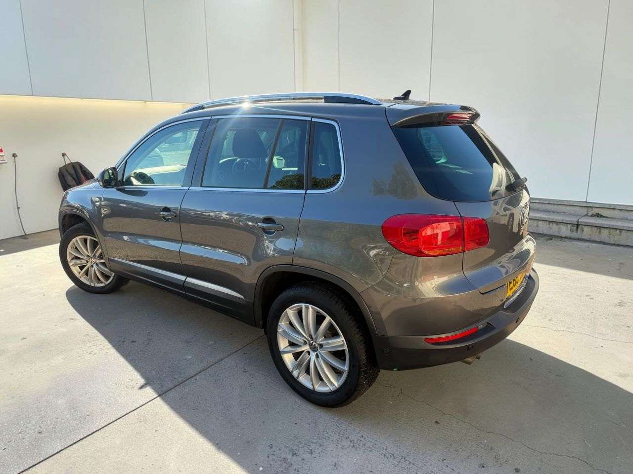 A 2015 VOLKSWAGEN TIGUAN 2.0 TDI BlueMotion Tech Match Edition SUV 5dr Diesel DSG 4WD Euro 6 (s/s) ( A 2015 VOLKSWAGEN TIGUAN 2.0 TDI BlueMotion Tech Match Edition SUV 5dr Diesel DSG 4WD Euro 6 (s/s) (
