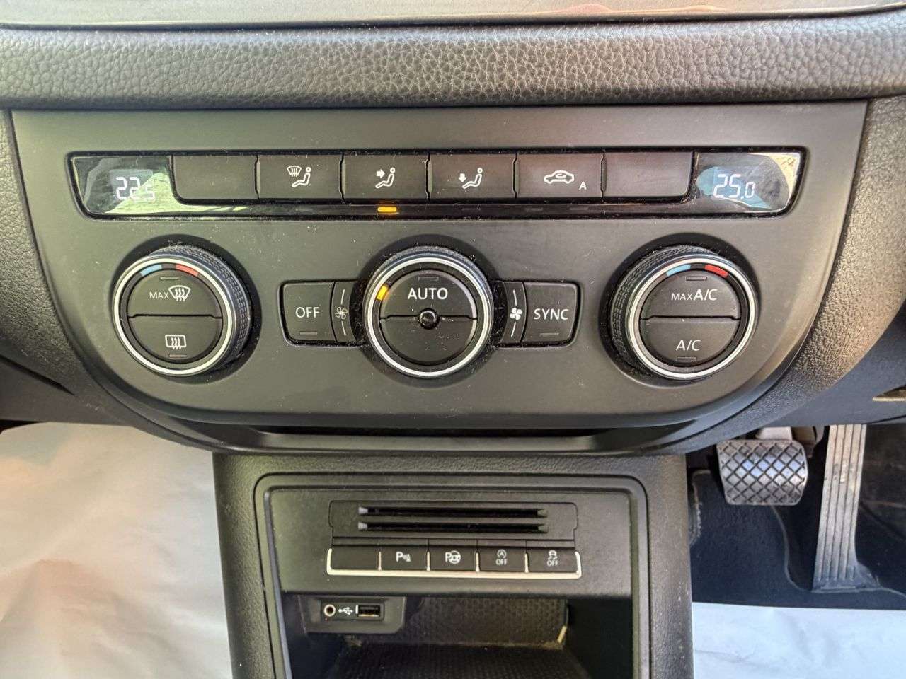 2015 VOLKSWAGEN TIGUAN 2015 VOLKSWAGEN TIGUAN