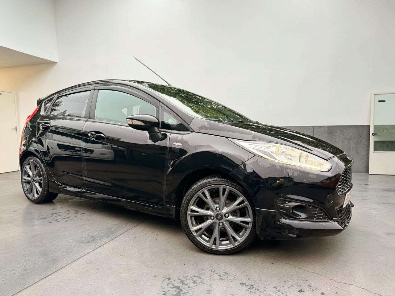 A 2017 FORD FIESTA 1.0T EcoBoost ST-Line Hatchback 5dr Petrol Manual Euro 6 (s/s) (100 ps) *** A 2017 FORD FIESTA 1.0T EcoBoost ST-Line Hatchback 5dr Petrol Manual Euro 6 (s/s) (100 ps) ***