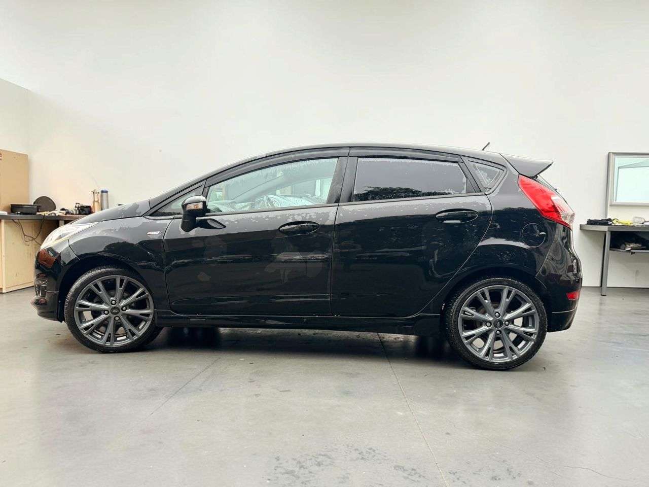 A 2017 FORD FIESTA 1.0T EcoBoost ST-Line Hatchback 5dr Petrol Manual Euro 6 (s/s) (100 ps) *** A 2017 FORD FIESTA 1.0T EcoBoost ST-Line Hatchback 5dr Petrol Manual Euro 6 (s/s) (100 ps) ***