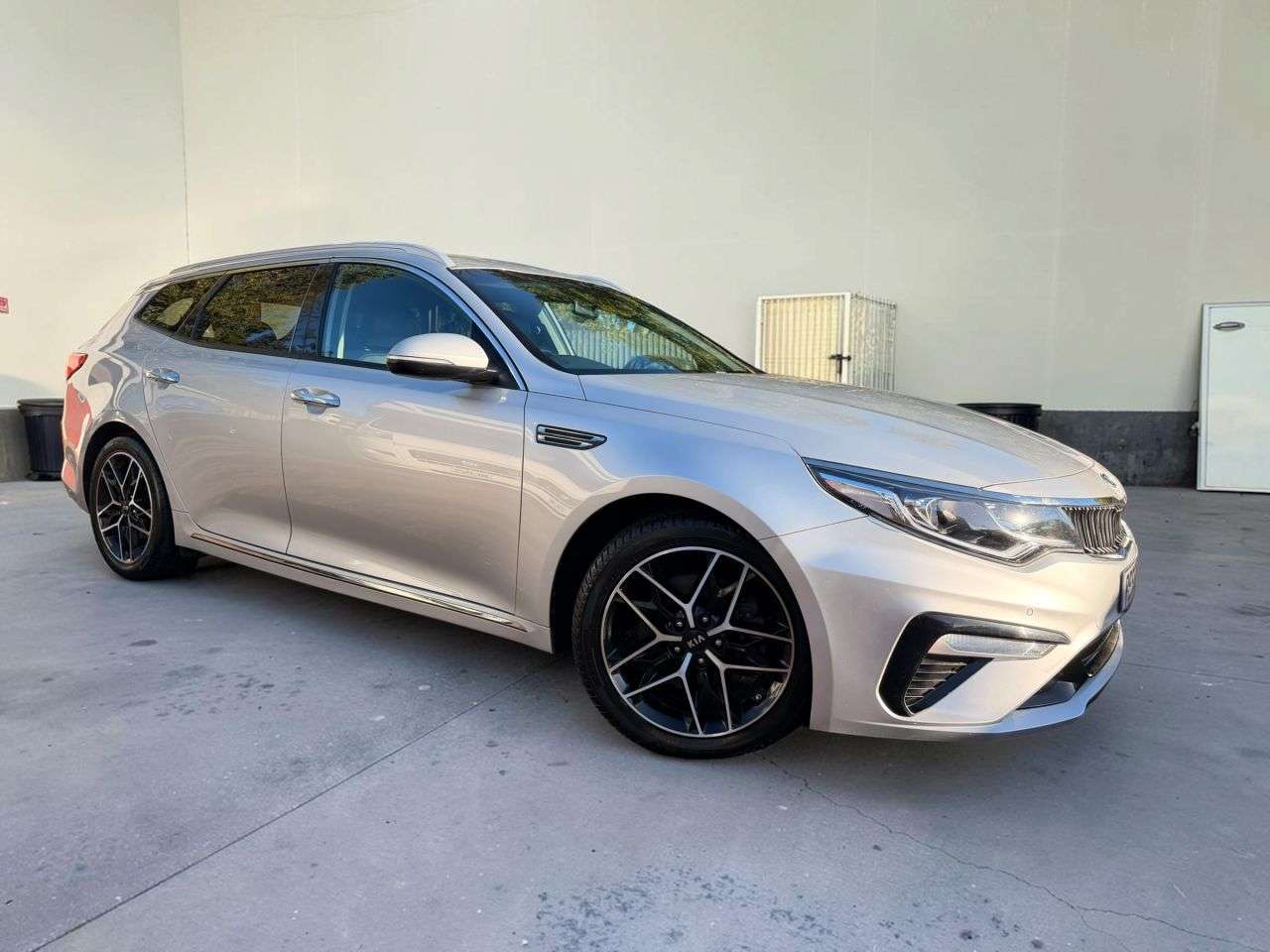 A 2018 KIA OPTIMA 1.6 CRDi 3 Sportswagon 5dr Diesel Manual Euro 6 (s/s) (134 bhp) !!!!! LOW M A 2018 KIA OPTIMA 1.6 CRDi 3 Sportswagon 5dr Diesel Manual Euro 6 (s/s) (134 bhp) !!!!! LOW M