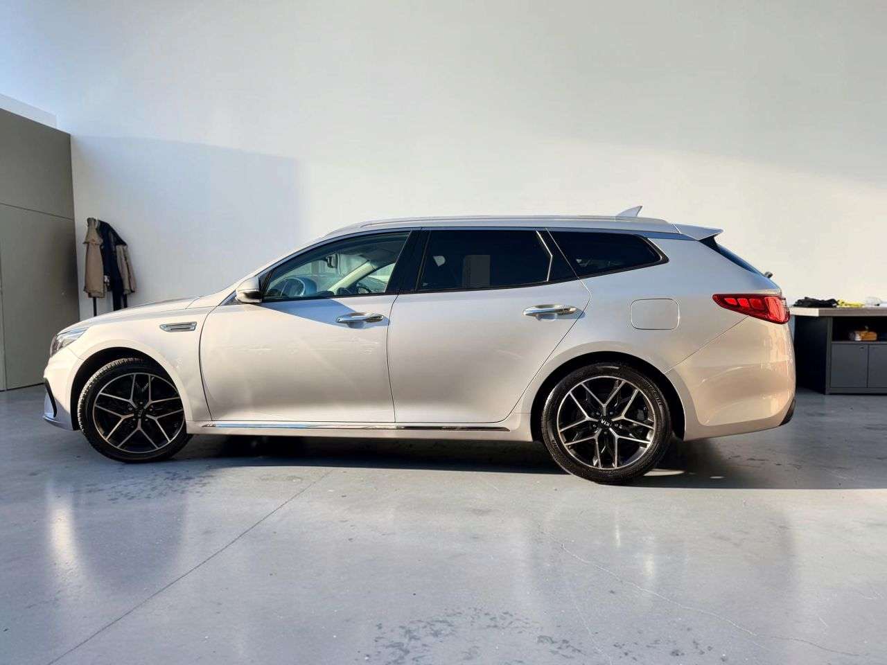 A 2018 KIA OPTIMA 1.6 CRDi 3 Sportswagon 5dr Diesel Manual Euro 6 (s/s) (134 bhp) !!!!! LOW M A 2018 KIA OPTIMA 1.6 CRDi 3 Sportswagon 5dr Diesel Manual Euro 6 (s/s) (134 bhp) !!!!! LOW M