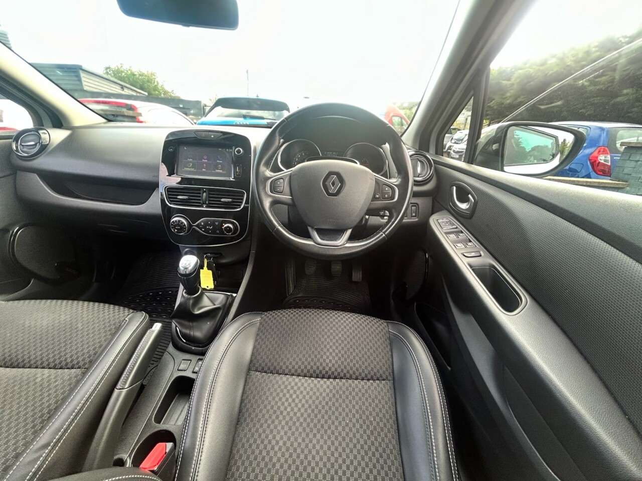 2018 RENAULT CLIO 2018 RENAULT CLIO