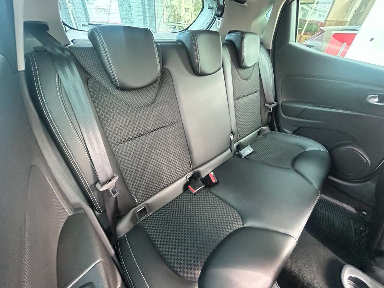 2018 RENAULT CLIO 2018 RENAULT CLIO