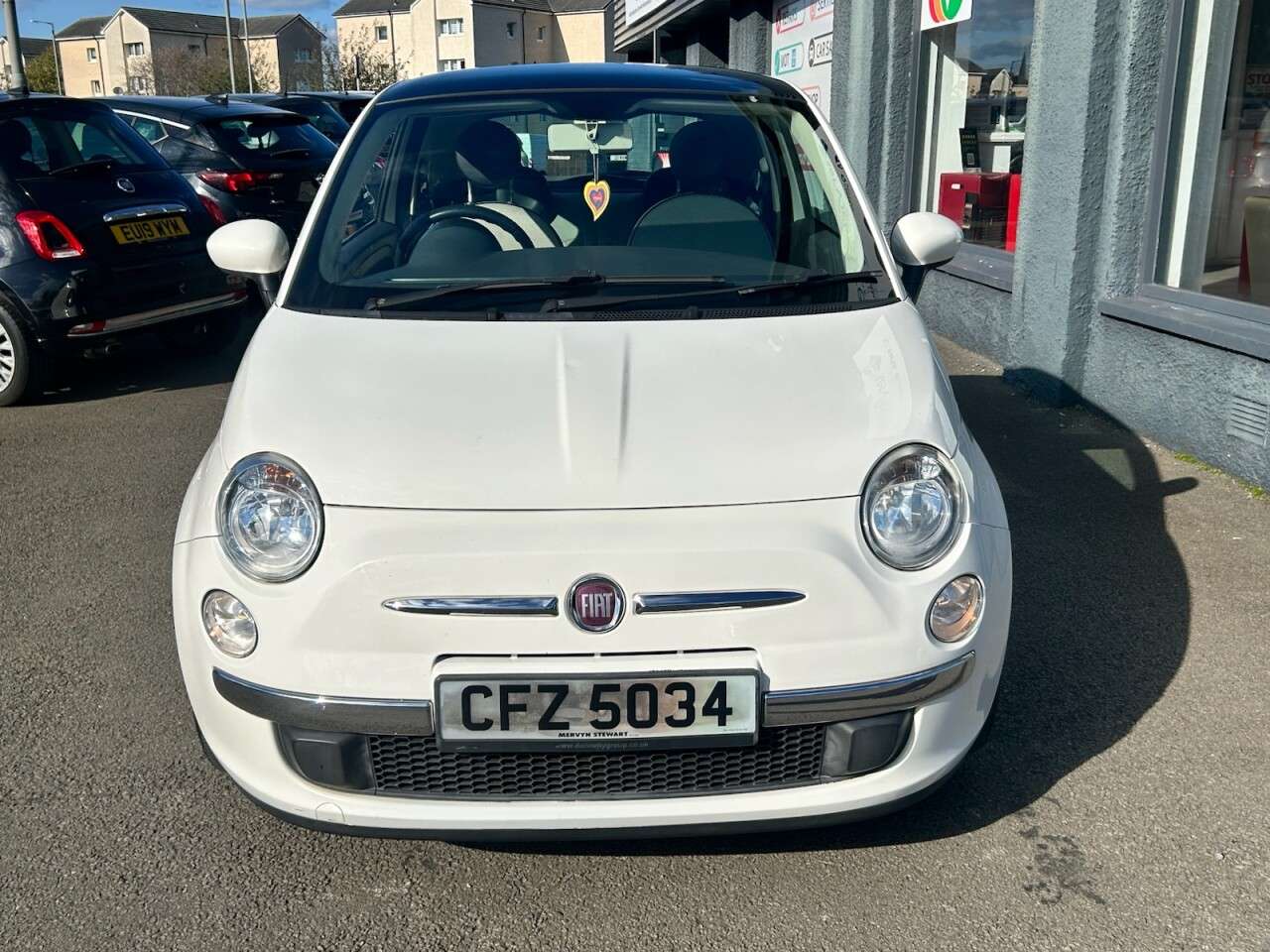A 2010 FIAT 500 1.2 Lounge Hatchback 3dr Petrol Manual Euro 5 (s/s) (69 bhp) A 2010 FIAT 500 1.2 Lounge Hatchback 3dr Petrol Manual Euro 5 (s/s) (69 bhp)