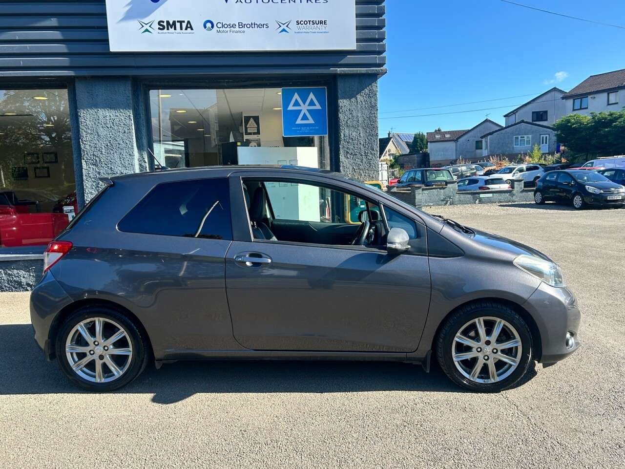 2012 TOYOTA YARIS 2012 TOYOTA YARIS