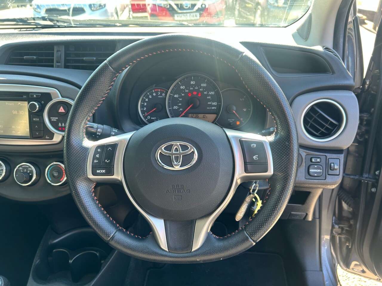 2012 TOYOTA YARIS 2012 TOYOTA YARIS