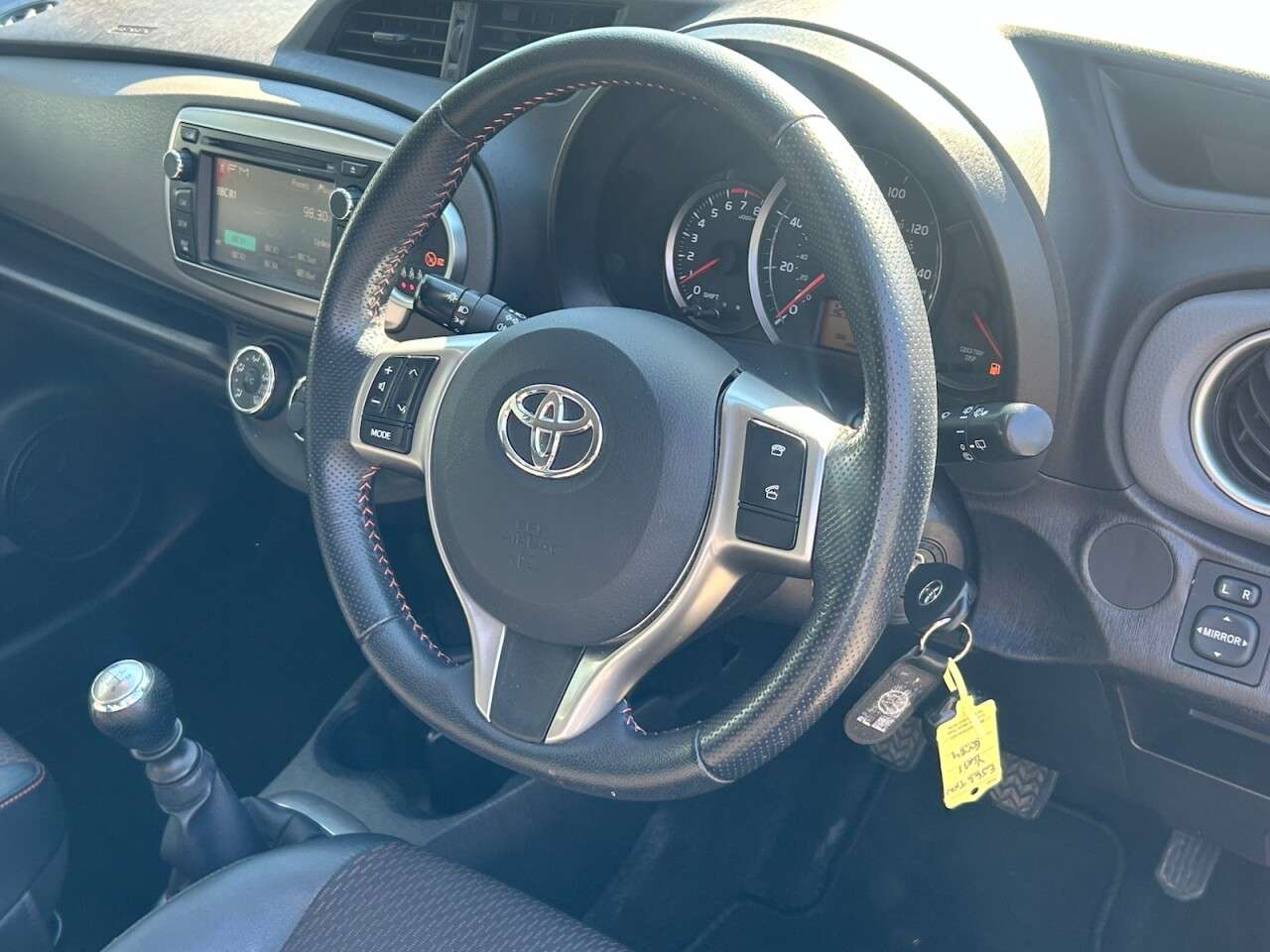 2012 TOYOTA YARIS 2012 TOYOTA YARIS