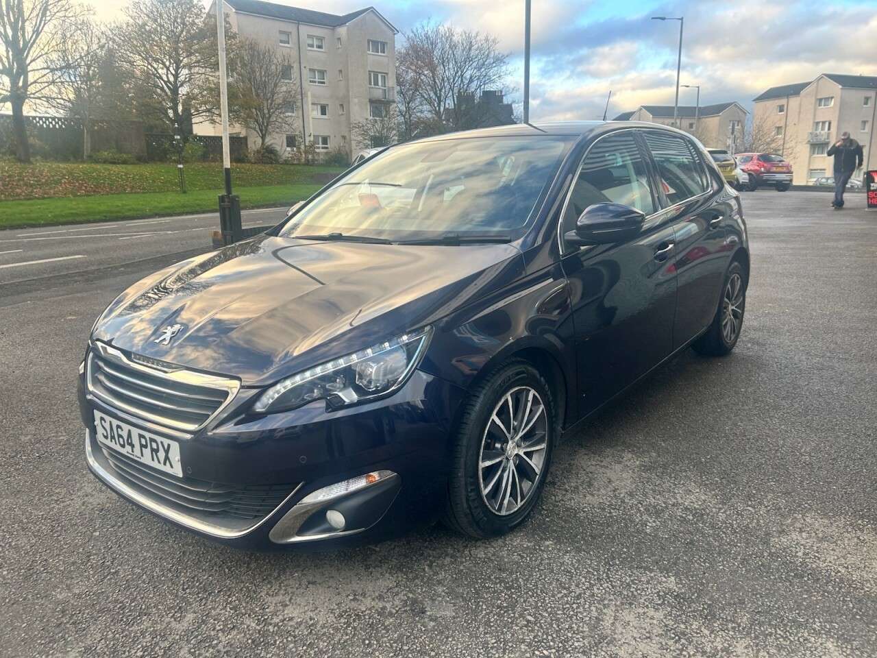 A 2014 PEUGEOT 308 1.6 BlueHDi Allure Hatchback 5dr Diesel Manual Euro 6 (s/s) (120 ps) A 2014 PEUGEOT 308 1.6 BlueHDi Allure Hatchback 5dr Diesel Manual Euro 6 (s/s) (120 ps)