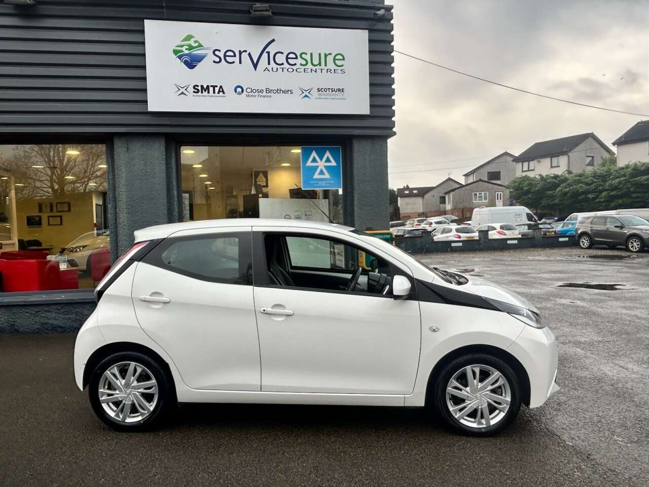 A 2015 TOYOTA AYGO 1.0 VVT-i x-pression Hatchback 5dr Petrol Manual Euro 5 Euro 5 (68 ps) A 2015 TOYOTA AYGO 1.0 VVT-i x-pression Hatchback 5dr Petrol Manual Euro 5 Euro 5 (68 ps)