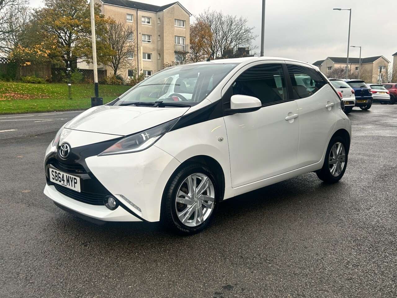 A 2015 TOYOTA AYGO 1.0 VVT-i x-pression Hatchback 5dr Petrol Manual Euro 5 Euro 5 (68 ps) A 2015 TOYOTA AYGO 1.0 VVT-i x-pression Hatchback 5dr Petrol Manual Euro 5 Euro 5 (68 ps)