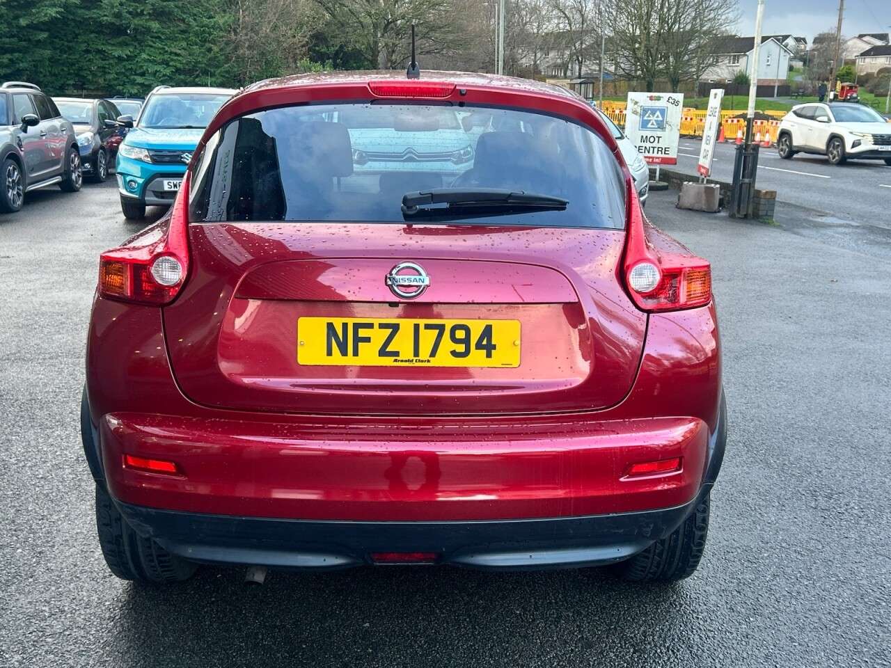 A 2013 NISSAN JUKE 1.6 Acenta Premium SUV 5dr Petrol CVT Euro 5 (117 ps) A 2013 NISSAN JUKE 1.6 Acenta Premium SUV 5dr Petrol CVT Euro 5 (117 ps)