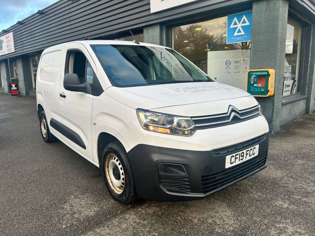 Check out this Citroen Berlingo 2019 Diesel Manual
