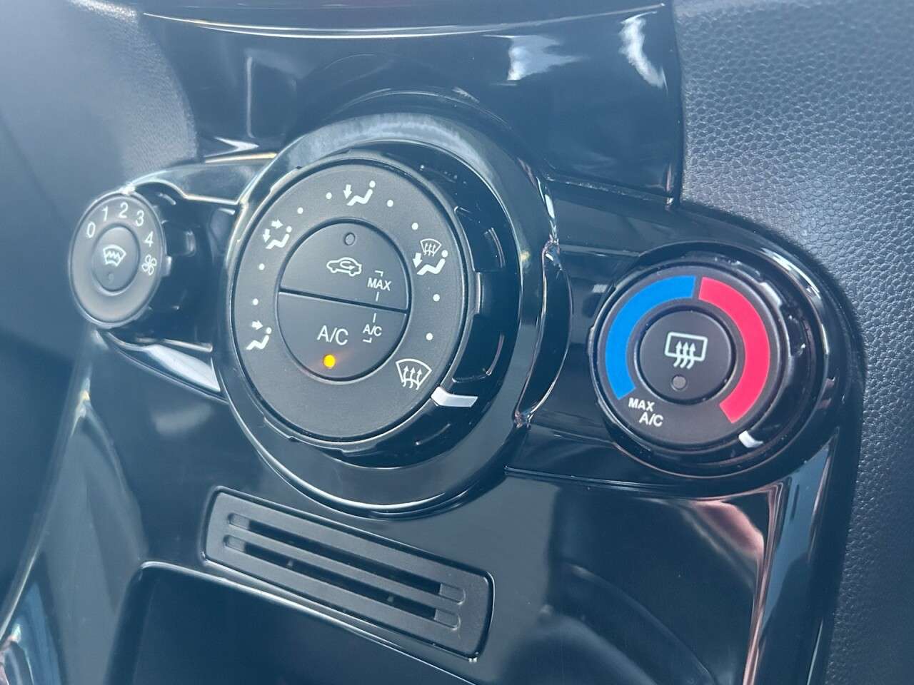 2013 FORD FIESTA 2013 FORD FIESTA