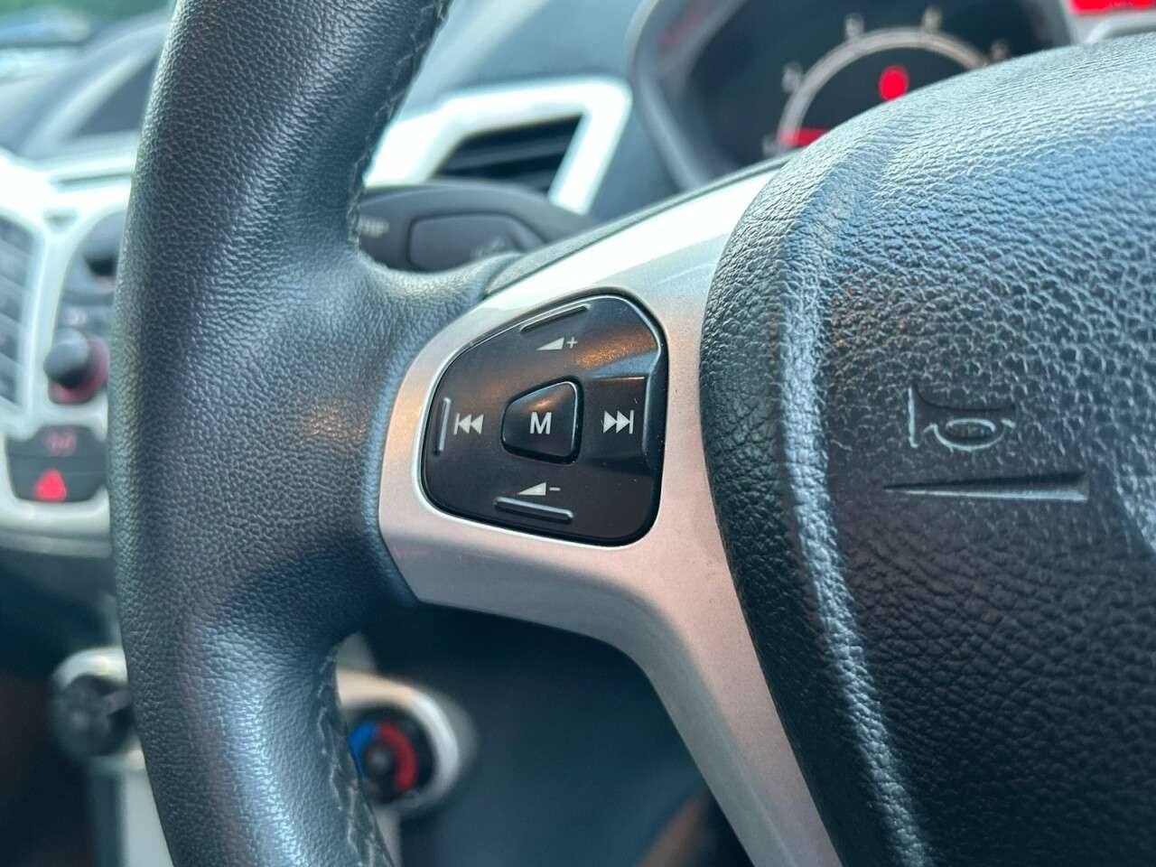 2011 FORD FIESTA 2011 FORD FIESTA