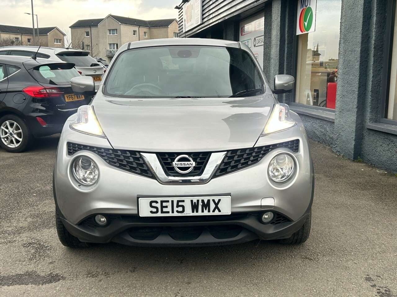 A 2015 NISSAN JUKE 1.2 DIG-T Tekna SUV 5dr Petrol Manual Euro 6 (s/s) (115 ps) A 2015 NISSAN JUKE 1.2 DIG-T Tekna SUV 5dr Petrol Manual Euro 6 (s/s) (115 ps)