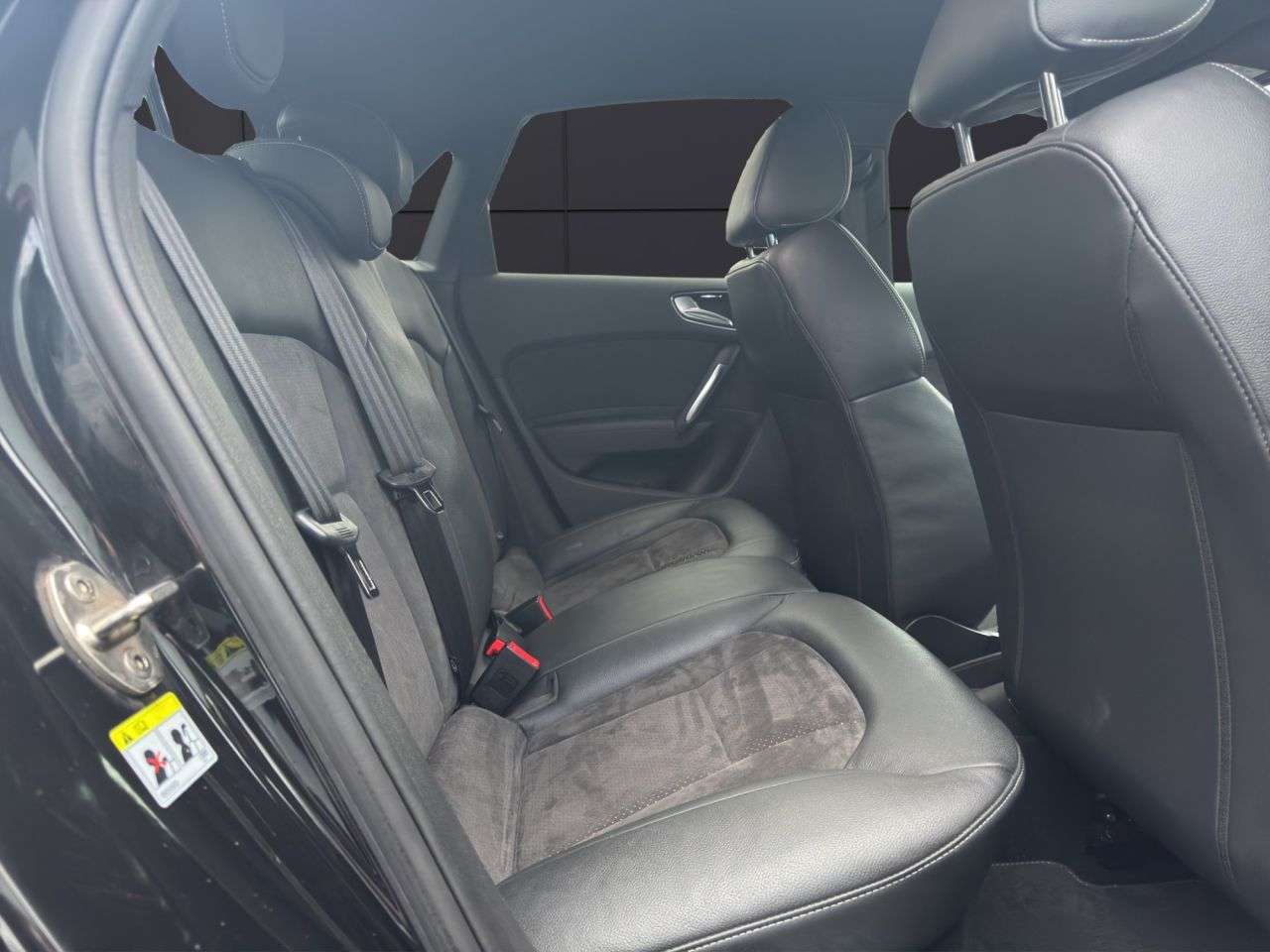 2017 AUDI A1 2017 AUDI A1