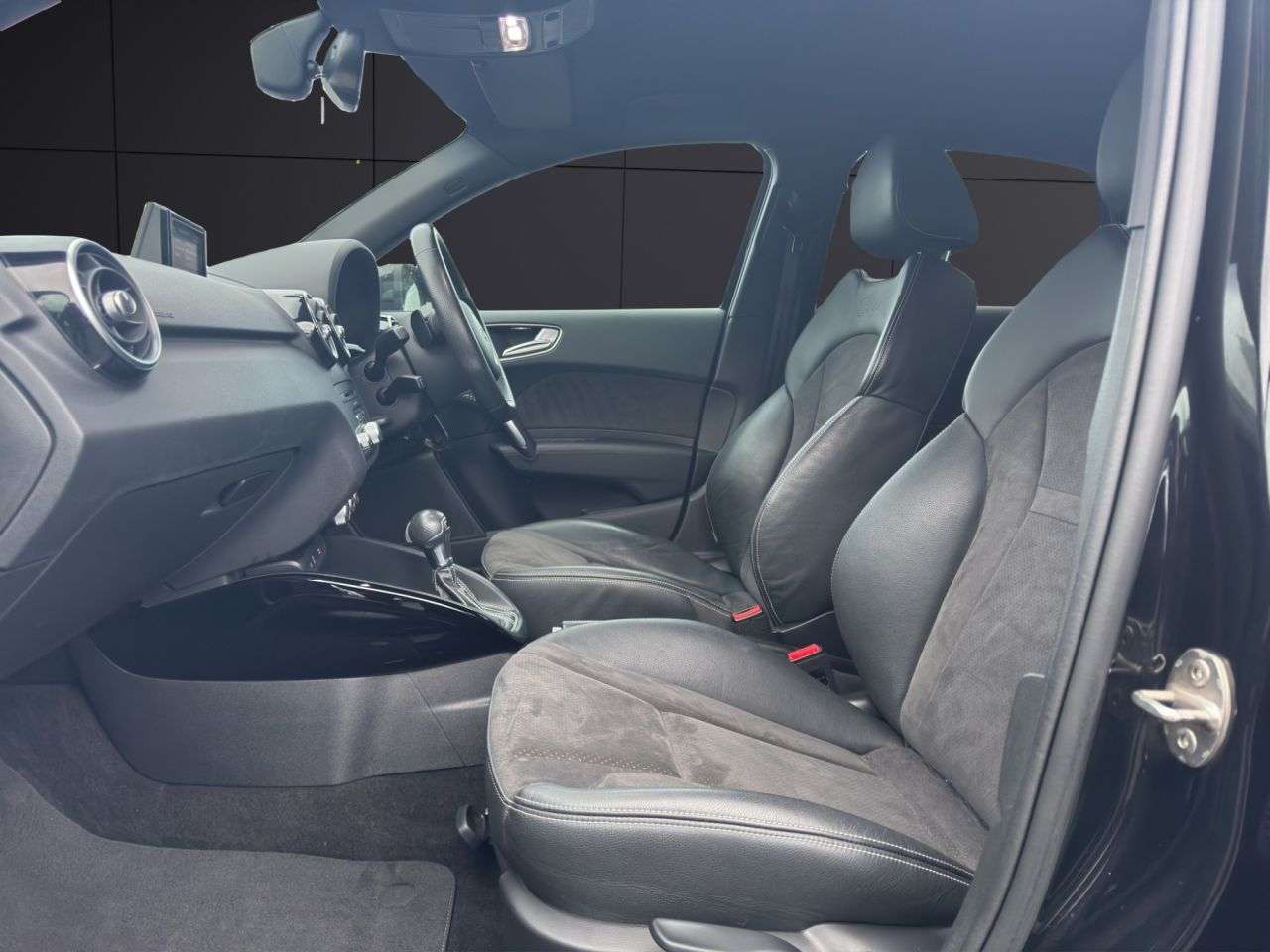 2017 AUDI A1 2017 AUDI A1