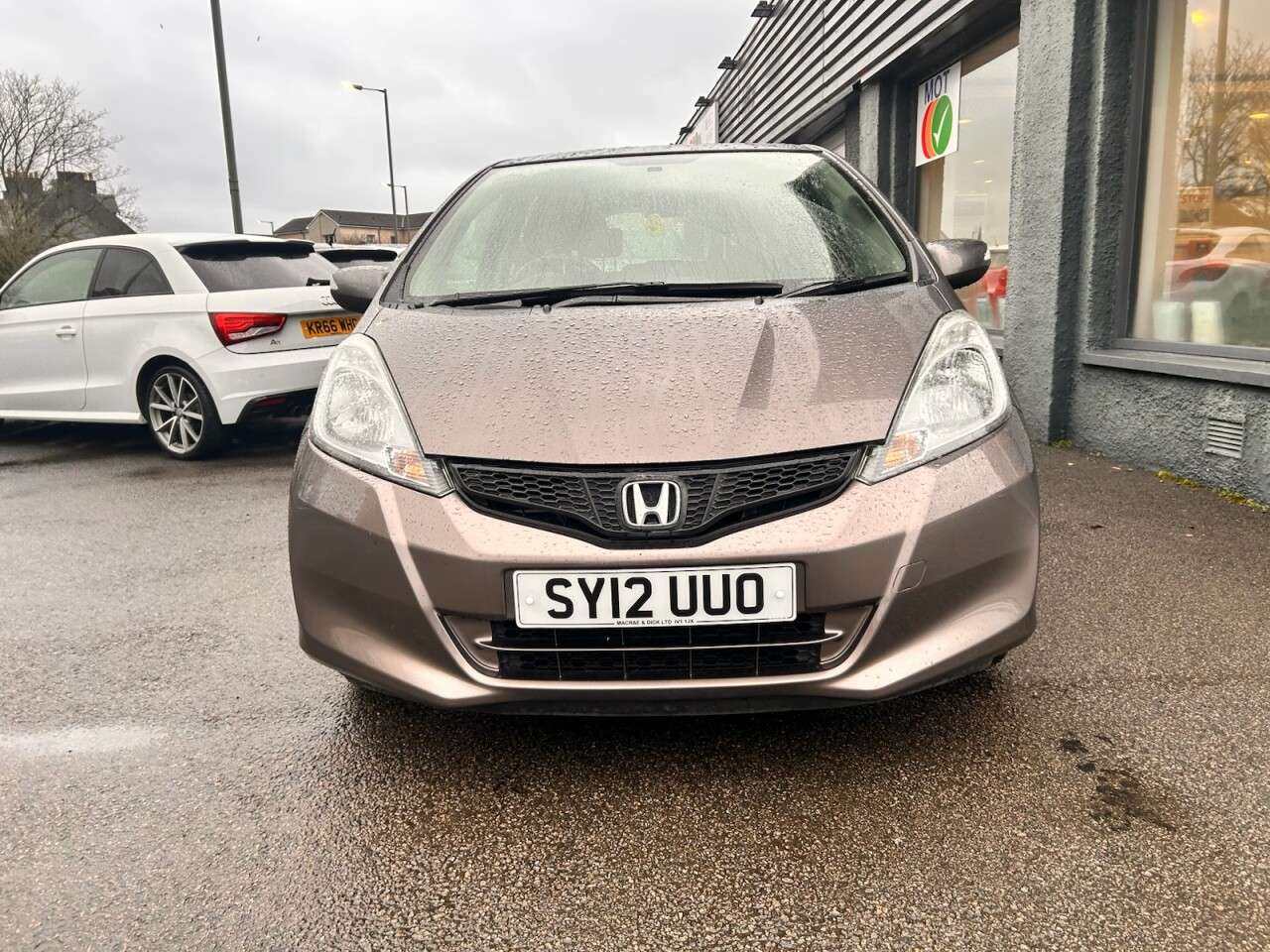 A 2012 HONDA JAZZ 1.4 i-VTEC ES Hatchback 5dr Petrol Manual Euro 5 (99 ps) A 2012 HONDA JAZZ 1.4 i-VTEC ES Hatchback 5dr Petrol Manual Euro 5 (99 ps)